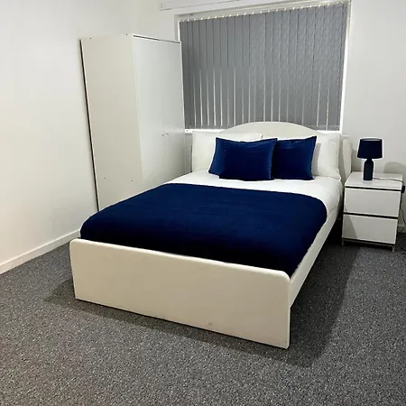 3 Bedroom Luxurious 5mins From Heaton Park *