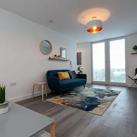 Modern & Spacious 2 Bed By Old Trafford מנצ'סטר