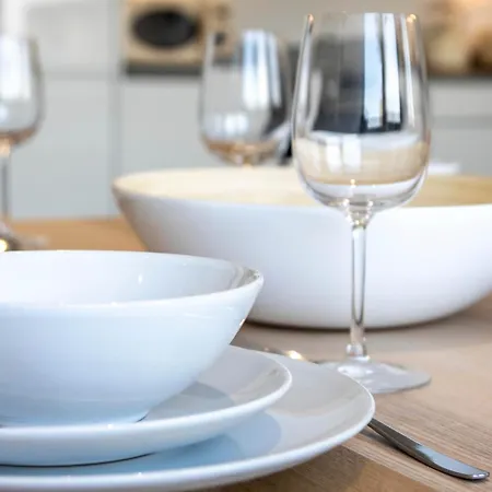 Zeni Alexandra Rise Two Bed Flat * مانشستر