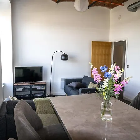 Stunning 2 Bed Near Etihad Apartmán