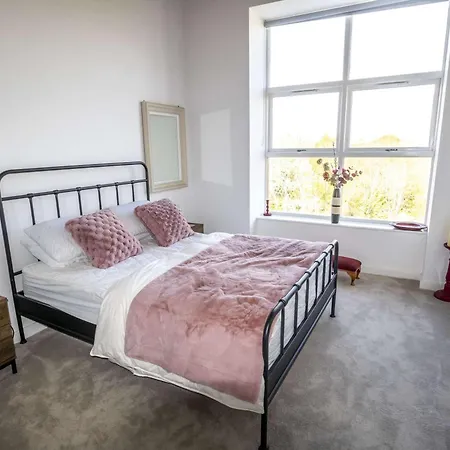 Stunning 2 Bed Near Etihad Lägenhet *