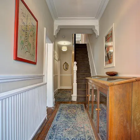 Ferienhaus Large Victorian House In Trafford Park - Pass The Keys Manchester