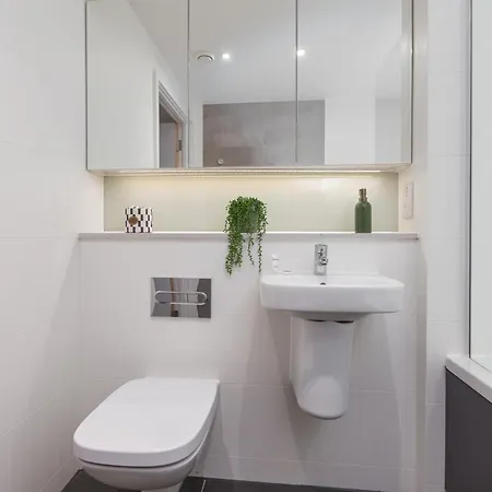 Apartment Cable Street Serviced *