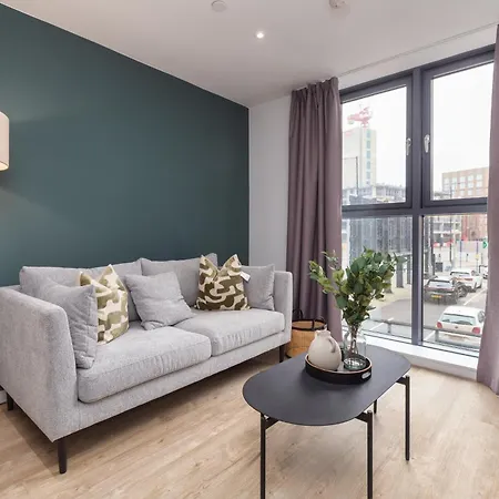 Cable Street Serviced *