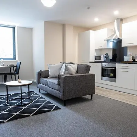 Modern & Convenient 1 Bed Flat In Lägenhet *