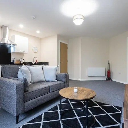 Modern & Convenient 1 Bed Flat In Lägenhet *