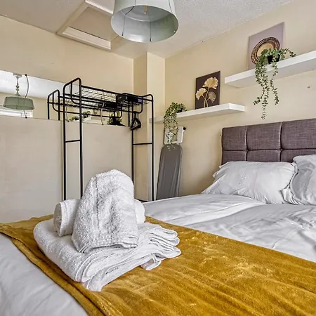 Pass The Keys Beautiful 2bed House Near Etihad Stadium & Coop Arena Manchester