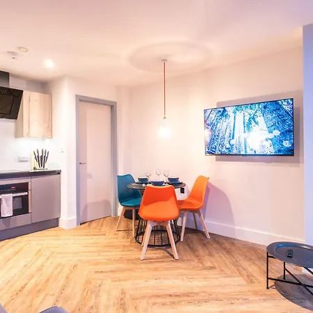 Chic 2 Bedroom In Centre Διαμέρισμα