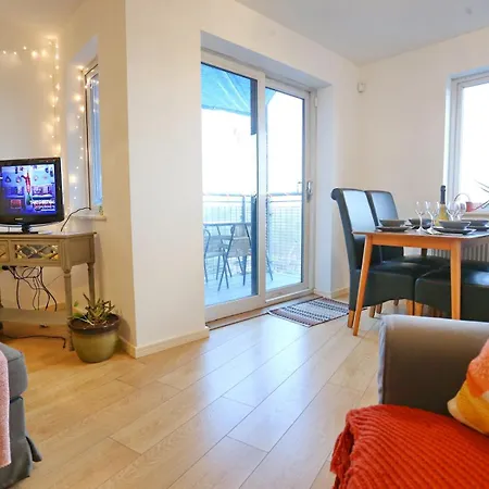 Apartament Cosy Mins Away To Man Etihad Arena - Pass The Keys