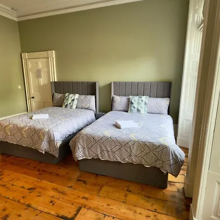Feriehus Manchesters Ultimate House - Hot Tub - Sleeps 23! *