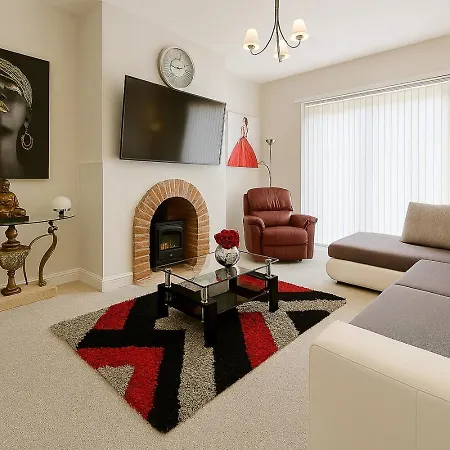 Stunning Home. Free Parking. Vakantiehuis Manchester