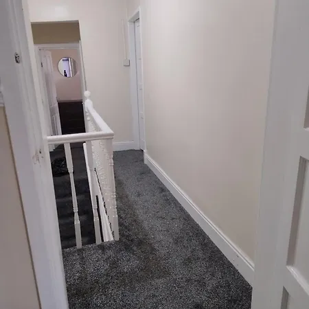 2 Beds Suburb Nestled Nook *