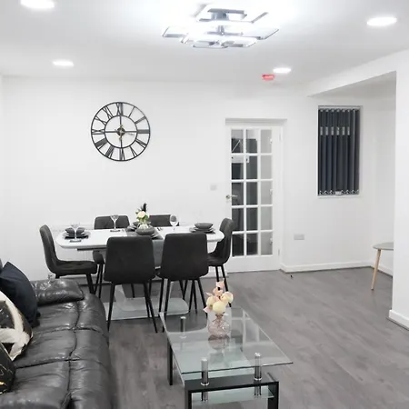 Ferienhaus Modern House - 3 Bedrooms - 1 Bath - Mancity *