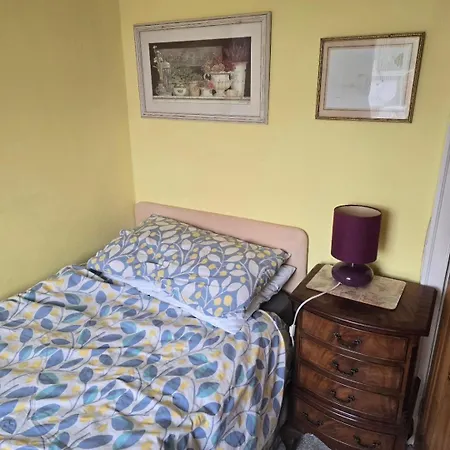 Single Sunny Stretford Δωμάτια σε οικογενειακή κατοικία Μάντσεστερ