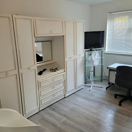 1 Bed Flat In Near Centre * Manchester