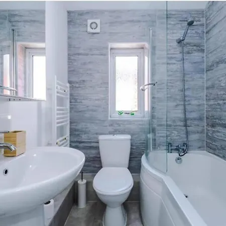 5bdr | Tram Access|free St Parking Ferienhaus *