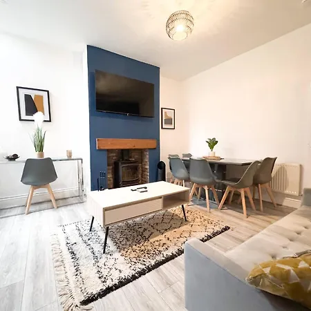 5bdr | Tram Access|free St Parking Manchester