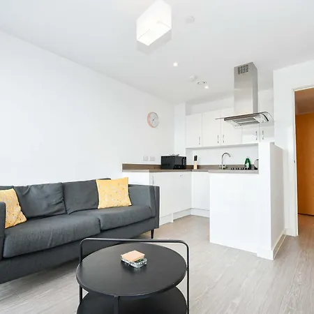 Modern 1 Bed With Views In Manchester