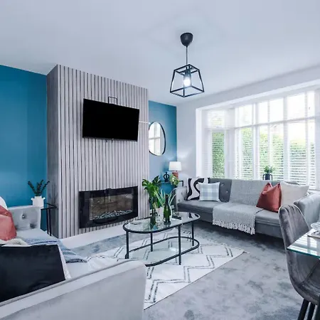 Comfortable & Spacious 3br House Near Coop Live Arena & Etihad Stadium With Free Parking - New Management Since Jan '26 Σπίτι διακοπών Μάντσεστερ