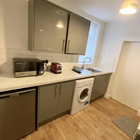 Πανσιόν King Size To In Salford-samson Plab *