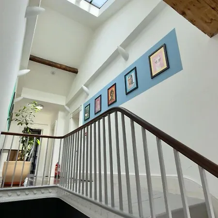 Manchesters Ultimate House - Hot Tub - Sleeps 23! Σπίτι διακοπών *