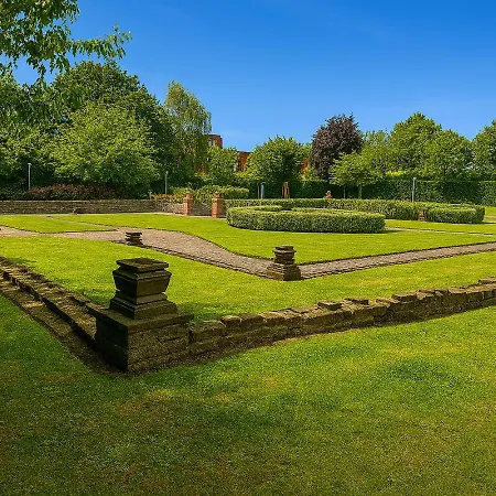 Vakantiehuis Stunning Home. Free Parking.