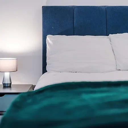 Modern 2 Bed With Balcony By Host A 公寓