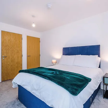 شقة Modern 2 Bed With Balcony By Host A