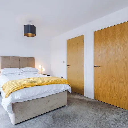 Modern 2 Bed With Balcony By Host A 公寓 *