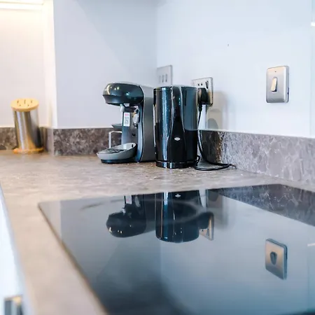 Lejlighed Modern 2 Bed With Balcony By Host A *