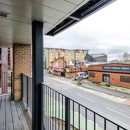 Modern 2 Bed With Balcony By Host A Apartamento Mánchester