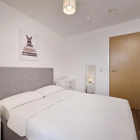 2 Bed Ensuite With Fantastic Night View And Old Trafford Stadium * Manchester