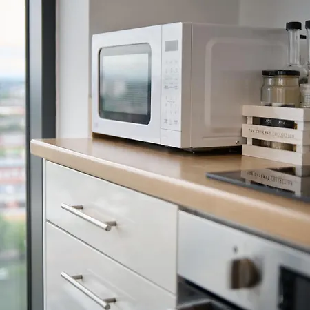 2 Bed Ensuite With Fantastic Night View And Old Trafford Stadium