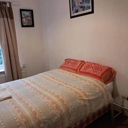 Bird Song Old Trafford * مانشستر