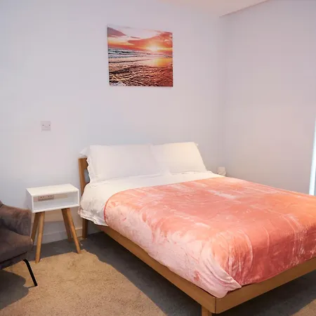 Lägenhet Cosy Two Bedroom In *