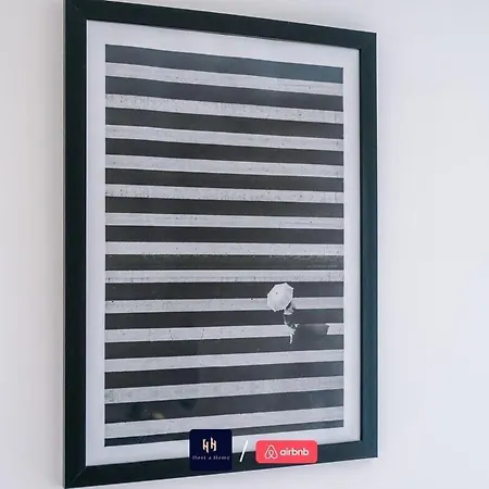 Large 2 Bedroom With Balcony By Host A 公寓 曼彻斯特