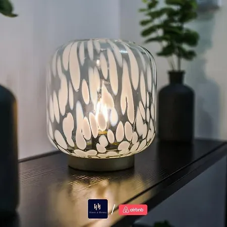 Large 2 Bedroom With Balcony By Host A מנצ'סטר