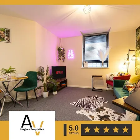 Comfortable One-bedroom - Conveniently Located In Salford By Av Hughes * Manchester