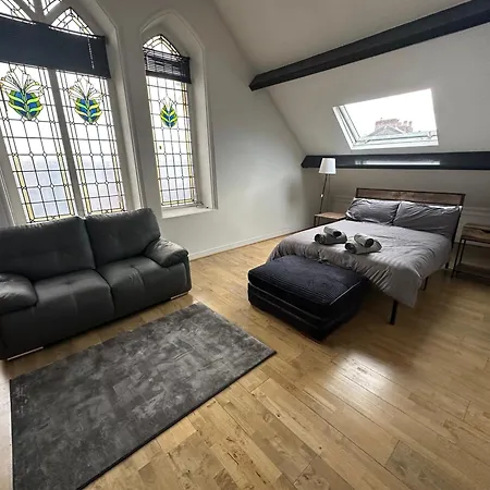 The Church M - Spacious En-suite - Free Wifi & Parking Habitación en casa particular