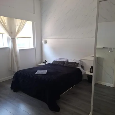 Stylish Close To Centre And 5mins Walk To Heaton Park! * Manchester