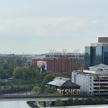 公寓 Old Trafford Stadium Spacious And