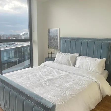 Old Trafford Stadium Spacious And מנצ'סטר