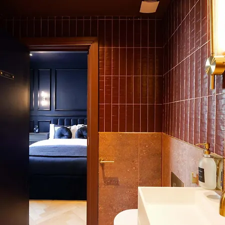 Gatsby At The Heim Apartment