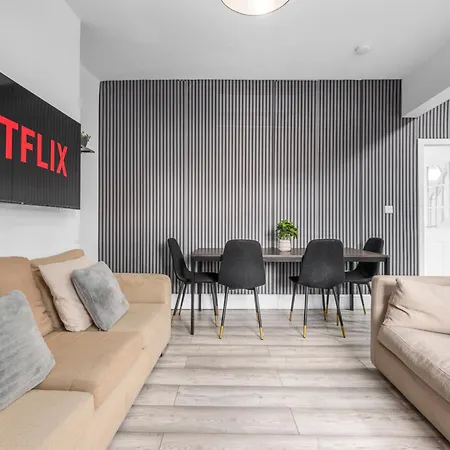 アパート Brookland 4br House Serviced Short Lets With Wifi マンチェスター