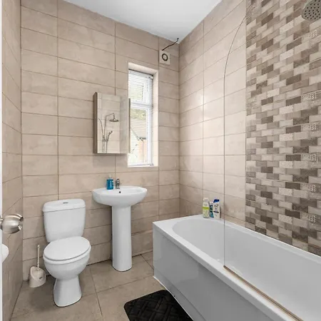 Brookland 4br House Serviced Short Lets With Wifi * Manchester