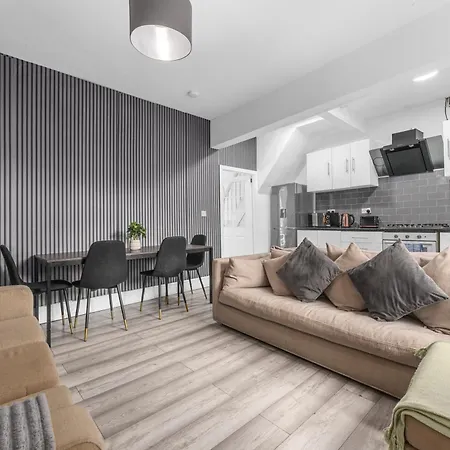 Brookland 4br House Serviced Short Lets With Wifi
