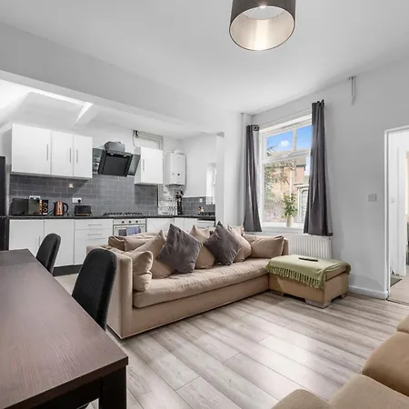 Brookland 4br House Serviced Short Lets With Wifi