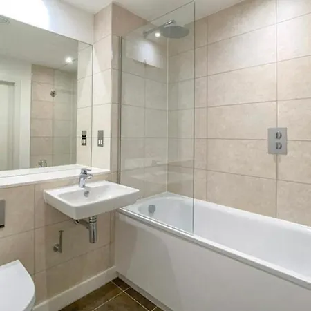 Centre Modern Luxe Apartment