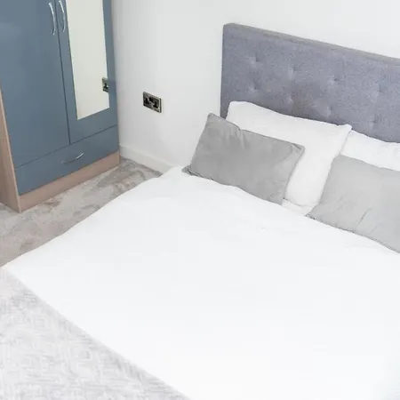 アパート Luxe In M1 With Pool, Gym & マンチェスター