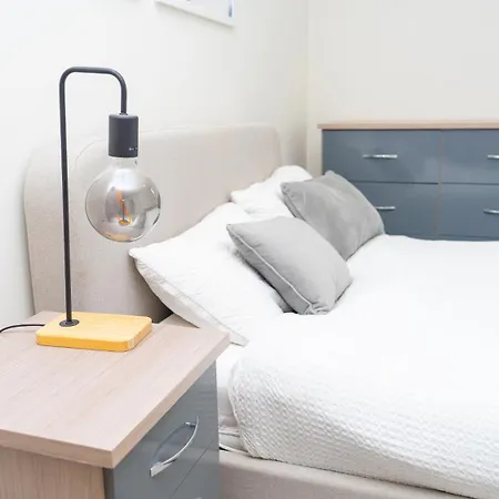 Luxe In M1 With Pool, Gym & マンチェスター